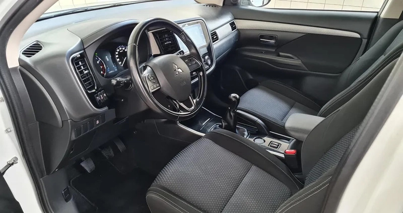 Mitsubishi Outlander cena 75000 przebieg: 133000, rok produkcji 2017 z Pilawa małe 466
